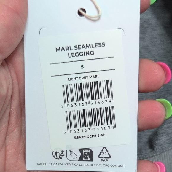 Gymshark Gray Leggings with Stretchy Fit and Elastic Waistband - Picture 8 of 8